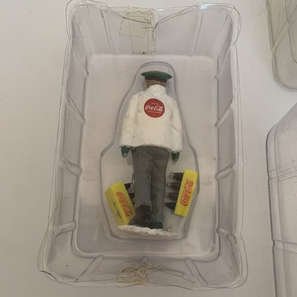 4 Coca Cola Town Square Figurines True Value Truck Snowbear & 2 Delivery Men Vtg - Picture 13 of 16